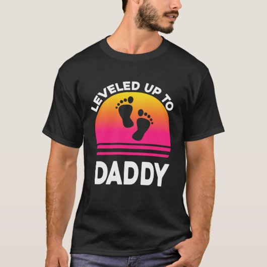 Leveled Up to Daddy Soon to be Dad Father T-shirt (Voorkant)