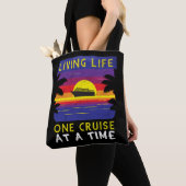 Leven één cruise per keer grappig cruiseschip tote bag (Dichtbij)
