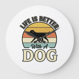 Leven is beter met een hond vintage shirt ontwerp_ grote klok