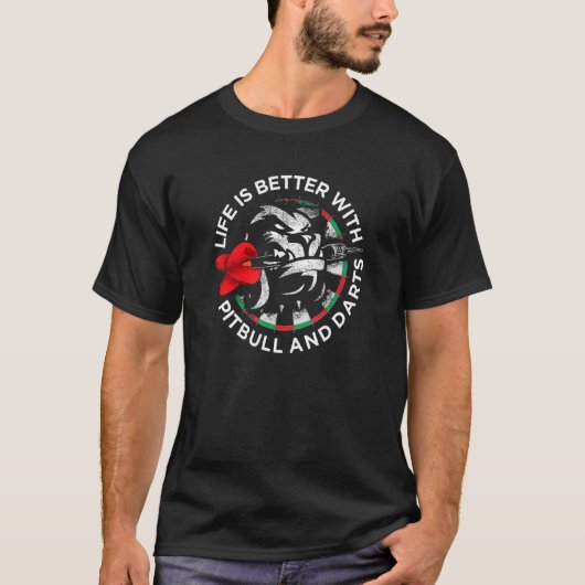 Leven Is Beter Met Pitbull En Darts Dart Bord T-shirt (Voorkant)