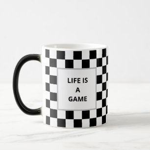 Leven is een spel tekst op zwart & wit schaakspel magische mok