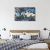Leven onder water: Een Hawksbill Zee Turtle 2 Canvas Afdruk (Insitu (Slaapkamer))