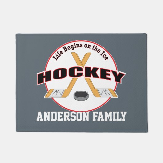 Leven op Ice Hockey Sticks en Puck Familienaam Deurmat (Voorkant)