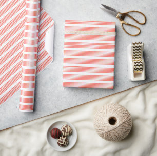 Levend koraal en wit vijf strepen patroon cadeaupapier