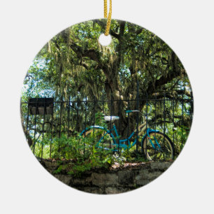 Levende eikenboom en klassieke fiets keramisch ornament