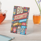 Levendig algemeen winkelkortingsodeteken reclamebord met voetstuk (Insitu)