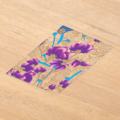 Levendig bloemmotief met paarse en blauwe f acryl uitnodigingen (Laagn)