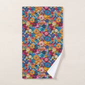 Levendig Collectie van Kleurrijke Button Flowers Bad Handdoek (Handdoek)