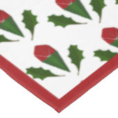 Levendig Elegant Patroon Rode Rozen, Groene Holly  Tafelkleed (Gekanteld)