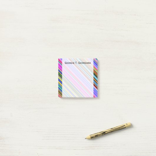 Levendig en elegant vormend patroon met meerdere k post-it® notes (Op bureau)