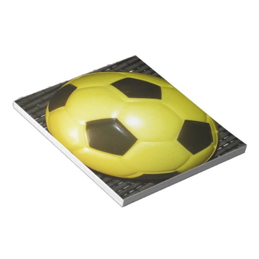 Levendig Geel en Zwart Football (Voetbal) Art Notitieblok (Schuin)