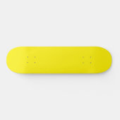 levendig geel skateboard heeft een strakke (Horizontaal)
