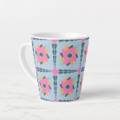 Levendig geometrisch tegelontwerp latte mok (Linkerhoek)