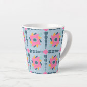 Levendig geometrisch tegelontwerp latte mok (Rechterhoek)