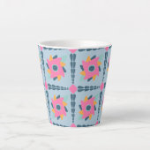 Levendig geometrisch tegelontwerp latte mok (Voorkant)
