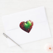 Levendig groen hart met verspreide rode bloemblaad sticker (Envelop)