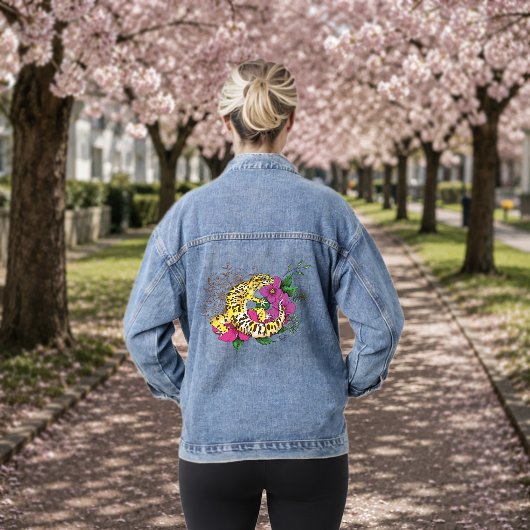Levendig groene speelse luipaardgekko bloemstuk denim jacket