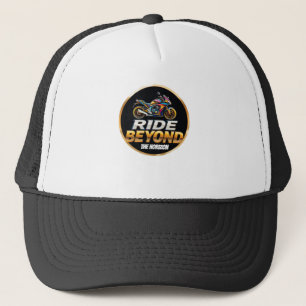 Levendig motorfietsembleem met gouden elementen trucker pet
