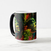 Levendig neonvrouwenkop, realistische kunst magische mok (Voorkant links)