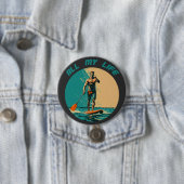 Levendig ontwerp met man op sup paddle board ronde button 7,6 cm (In situ)