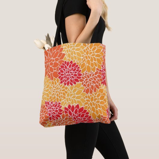 Levendig Oranje en Rode Dahlia Floral Tote Bag (Dichtbij)