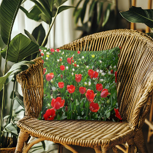 Levendig Rood Tulp Bloemveld Kussen
