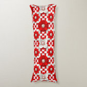 Levendig rood-wit bloempatroon met parel lichaamskussen (Voorkant Verticaal)