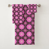 Levendig roze en paarse geometrische patroon Handd Bad Handdoek (Insitu)