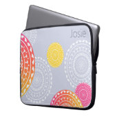 Levendig Roze Geel Willekeurige Mandala op Blauwe Laptop Sleeve (Voorkant Links)