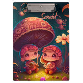 Levendig schattige elven spelen onder paddenstoele klembord (Voorkant)