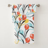 Levendig Tulp Patroon Bloemen Design op Wit Bad Handdoek (Insitu)