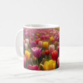 Levendig tulpenveld in volle bloei koffiemok (Voorkant links)