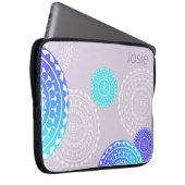 Levendige Aqua Blue Random Mandala op Roze Naam to Laptop Sleeve (Voorkant Rechts)