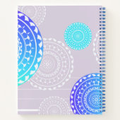Levendige Aqua Blue Random Mandala op Roze Naam to Notitieboek (Achterkant)