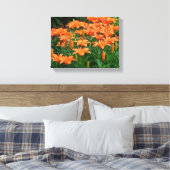 Levendige Aziatische Lelies Canvas Afdruk (Insitu (Slaapkamer))