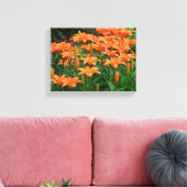 Levendige Aziatische Lelies Canvas Afdruk (Insitu (Woonkamer))