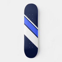 Levendige blauw-witte diagonale racestrepen op de  persoonlijk skateboard