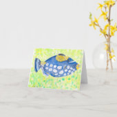 Levendige blauwe en gele vissen in groen water kaart (Gele Bloem)