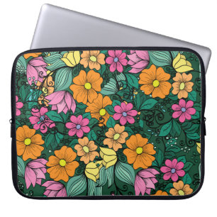Levendige bloemen: groene achtergrond . laptop sleeve