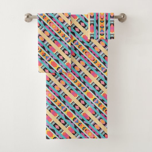 Levendige Boho Geometrische Patroonmix Bad Handdoek (Insitu)