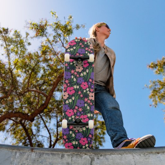 Levendige Ditsy Bloemenprint Persoonlijk Skateboard (Buiten 1)