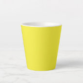 Levendige effen gele achtergrond latte mok (Voorkant)
