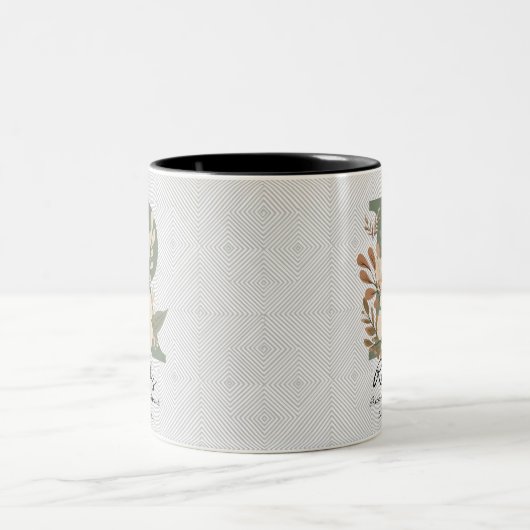 Levendige Floral Boho Chic Monogram Mok voor Ruby (Center)