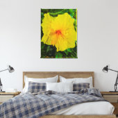 Levendige Gele Hibiscus Bloem Canvas Afdruk (Insitu (Slaapkamer))