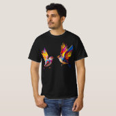 Levendige geometrische vogels tijdens de vlucht t-shirt (Voorkant volledig)