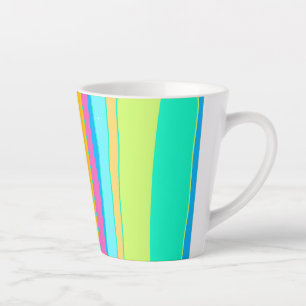 Levendige gevoerde kleurrijke latte mok