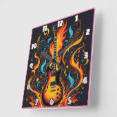 Levendige gitaar verzwolgen in vlammen en wervelin vierkante klok (Hoek)