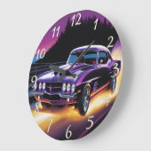 Levendige hotrod cruisen langs een schilderachtig  grote klok (Hoek)