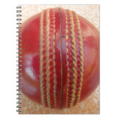 Levendige internationale cricket Red Leather Ball Notitieboek (Voorkant)