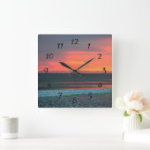Levendige kleur zonsopgang over de oceaan vierkante klok (Huis)